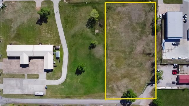 2097 S Eastern Avenue, Moore, OK 73160