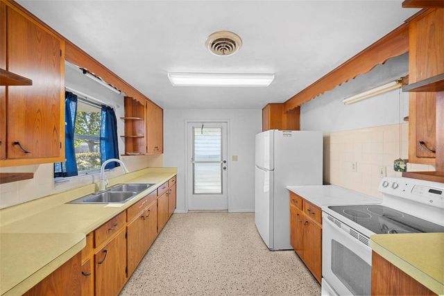 90 N BROADWAY, Englewood, FL 34223