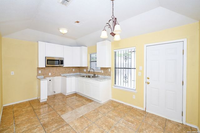 1543 Rada, San Antonio, TX 78214