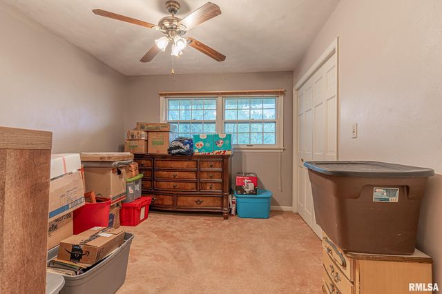 2022 W MAIN Street, Salem, IL 62881