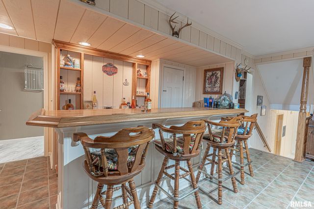 2022 W MAIN Street, Salem, IL 62881