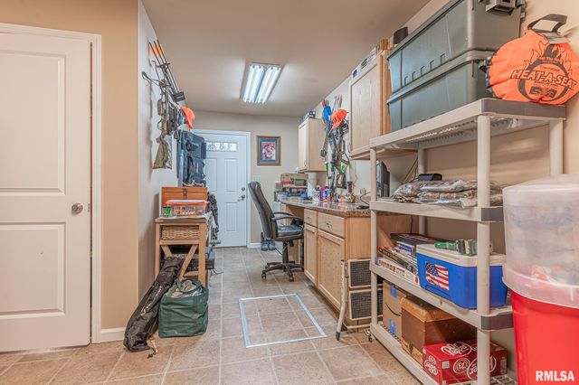 2022 W MAIN Street, Salem, IL 62881