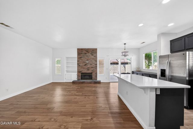 2037 Avenue H-6, Lancaster, CA 93536