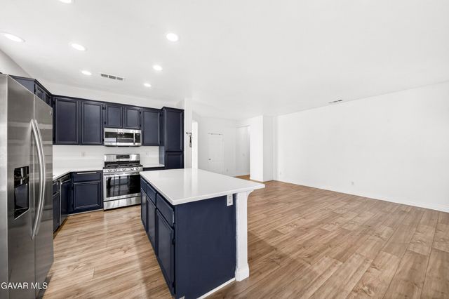 2037 Avenue H-6, Lancaster, CA 93536