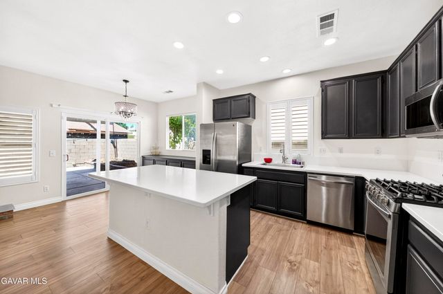 2037 Avenue H-6, Lancaster, CA 93536