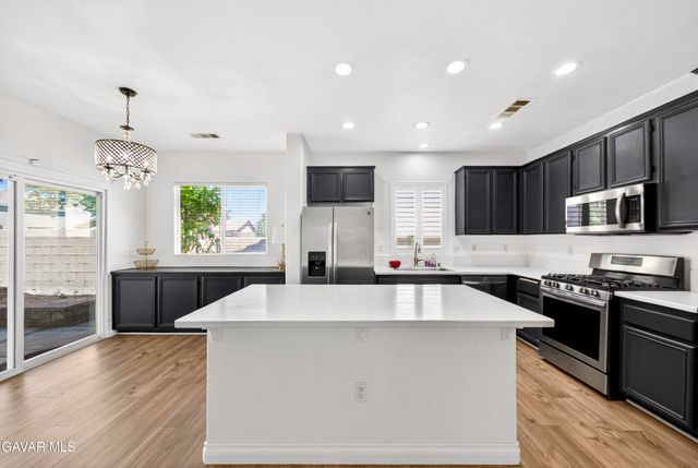 2037 Avenue H-6, Lancaster, CA 93536