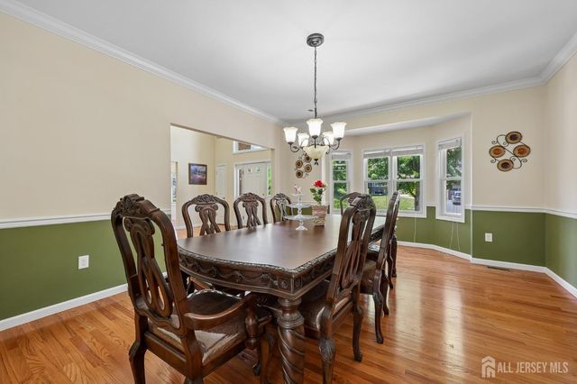 6 Willow Drive, Edison, NJ 08820