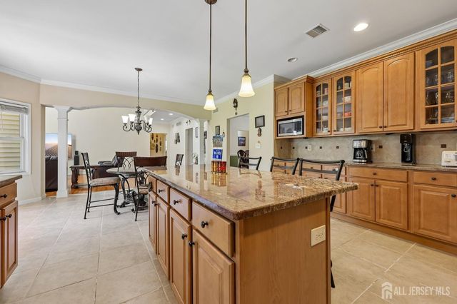 6 Willow Drive, Edison, NJ 08820