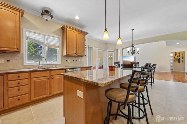 6 Willow Drive, Edison, NJ 08820