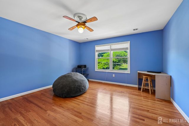 6 Willow Drive, Edison, NJ 08820