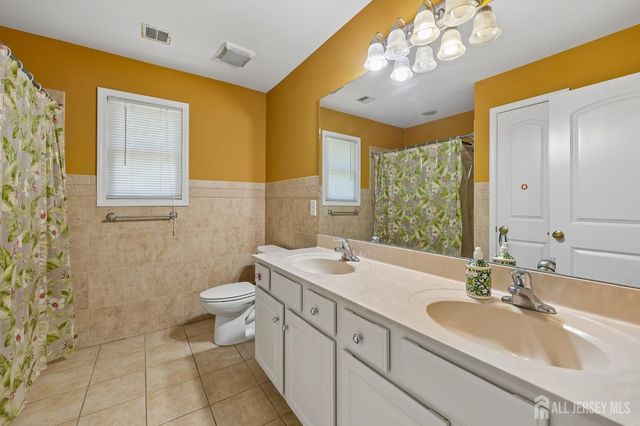 6 Willow Drive, Edison, NJ 08820