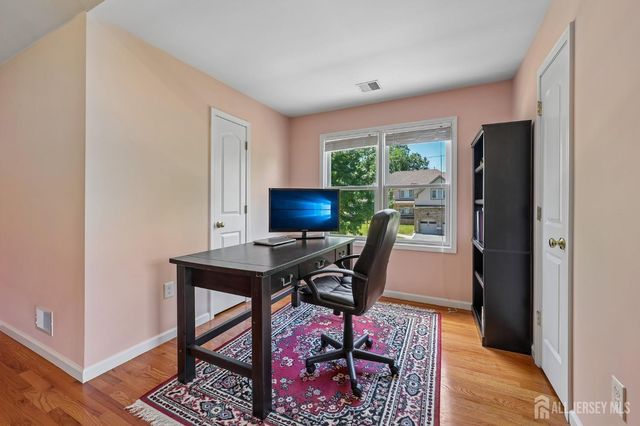 6 Willow Drive, Edison, NJ 08820