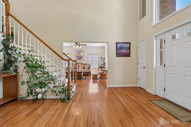 6 Willow Drive, Edison, NJ 08820