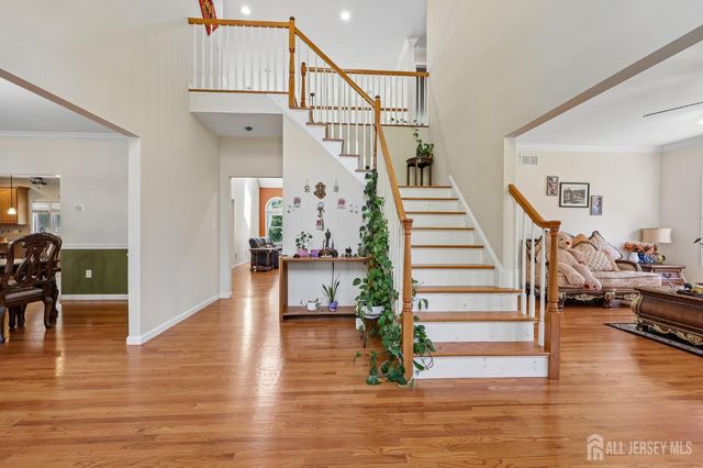 6 Willow Drive, Edison, NJ 08820