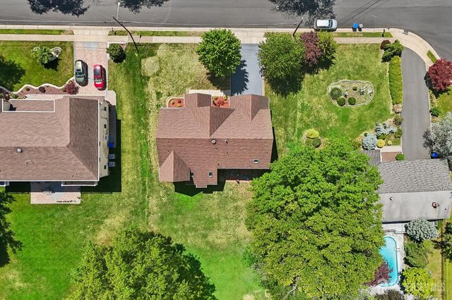 6 Willow Drive, Edison, NJ 08820