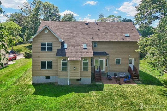 6 Willow Drive, Edison, NJ 08820