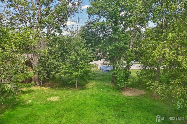 6 Willow Drive, Edison, NJ 08820