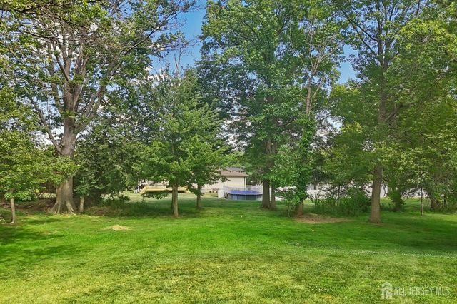 6 Willow Drive, Edison, NJ 08820