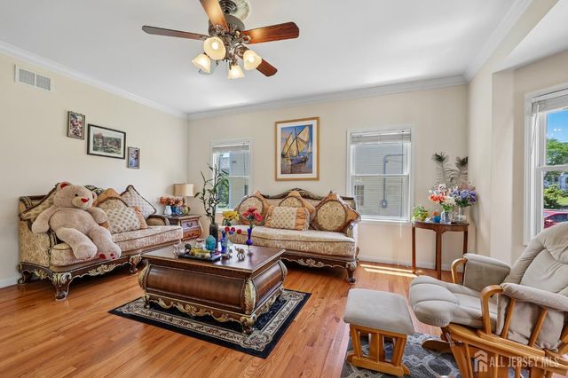 6 Willow Drive, Edison, NJ 08820