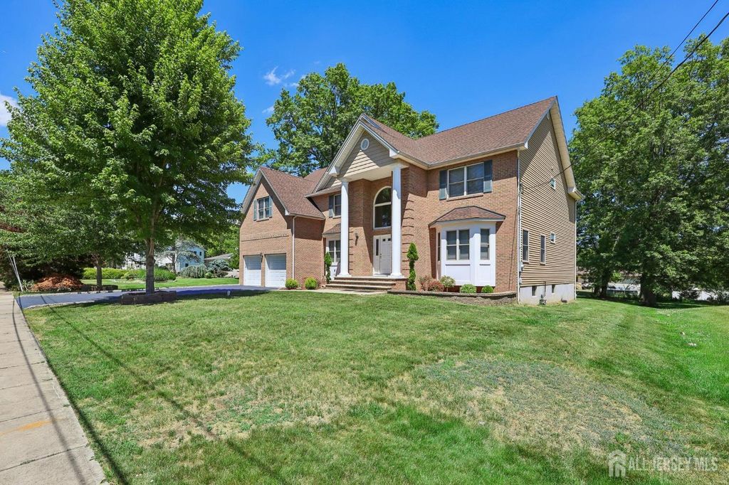 6 Willow Drive, Edison, NJ 08820