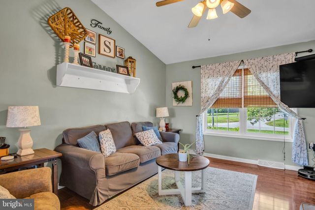 91 LAKE MEADE DR, East Berlin, PA 17316