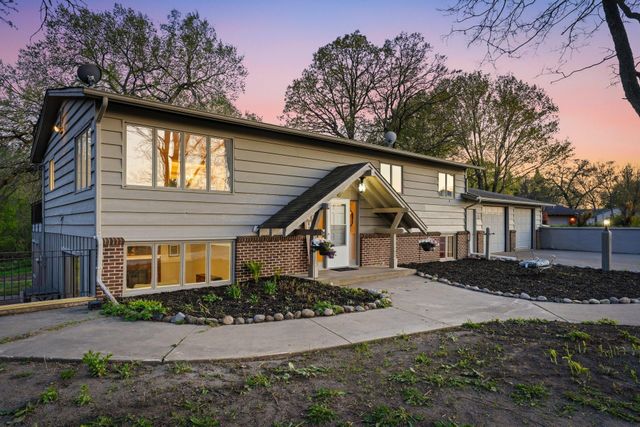 5075 Big Woods Boulevard, Chaska, MN 55318