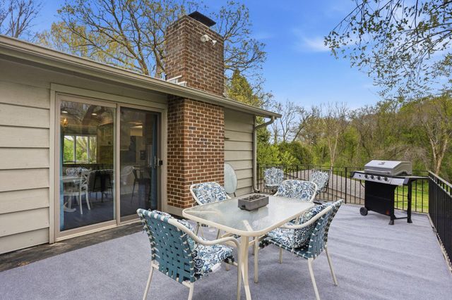 5075 Big Woods Boulevard, Chaska, MN 55318