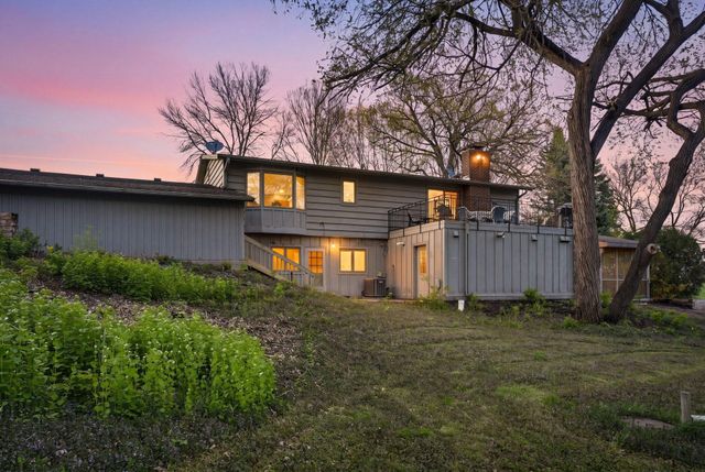 5075 Big Woods Boulevard, Chaska, MN 55318