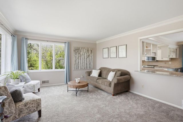 5075 Big Woods Boulevard, Chaska, MN 55318