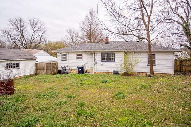 1011 W 2nd Street, West Plains, MO 65775