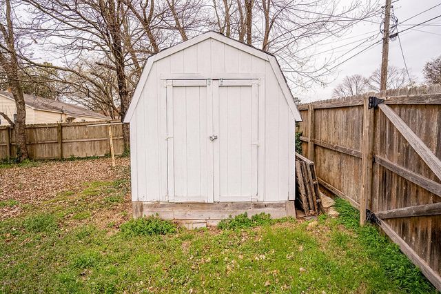 1011 W 2nd Street, West Plains, MO 65775