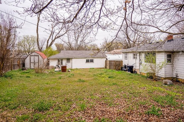 1011 W 2nd Street, West Plains, MO 65775