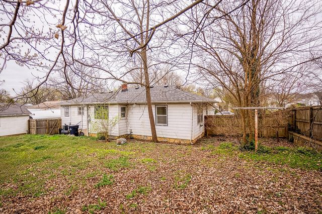 1011 W 2nd Street, West Plains, MO 65775