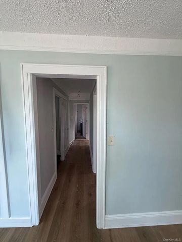 111 Piccadilly Dwns, Lynbrook, NY 11563