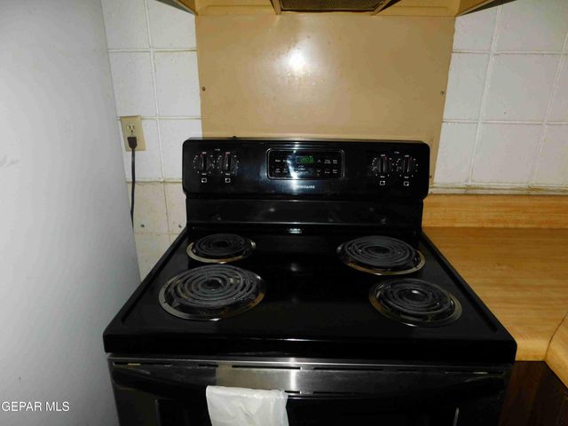 6400 EDGEMERE Boulevard 8A, El Paso, TX 79925