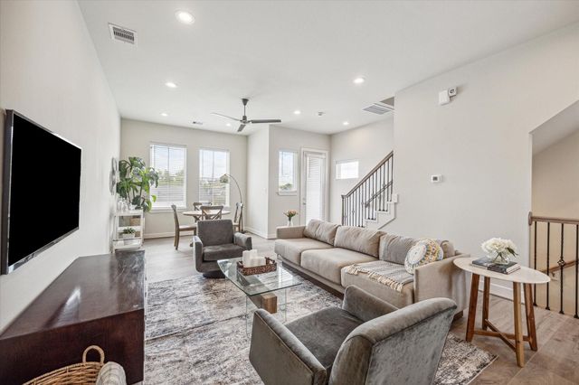 137 Eastwood Street, Houston, TX 77011