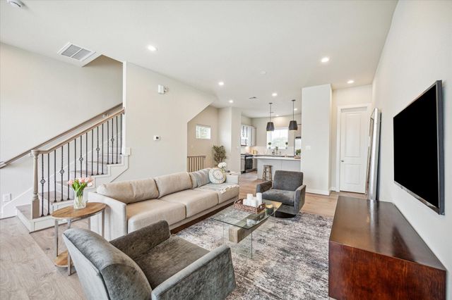 137 Eastwood Street, Houston, TX 77011
