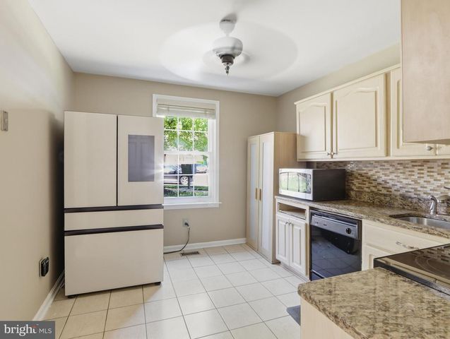 13 COURTWOOD DR, Pikesville, MD 21208