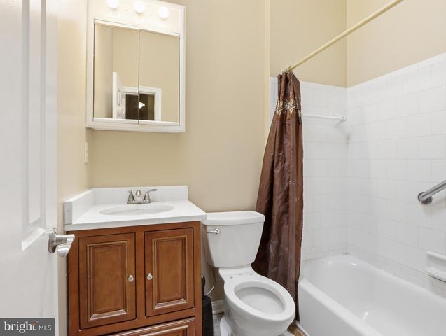 13 COURTWOOD DR, Pikesville, MD 21208