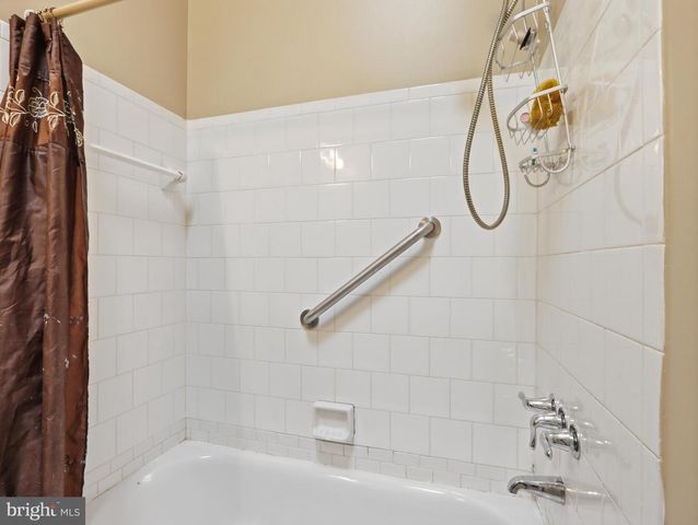 13 COURTWOOD DR, Pikesville, MD 21208