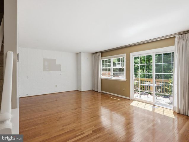 13 COURTWOOD DR, Pikesville, MD 21208