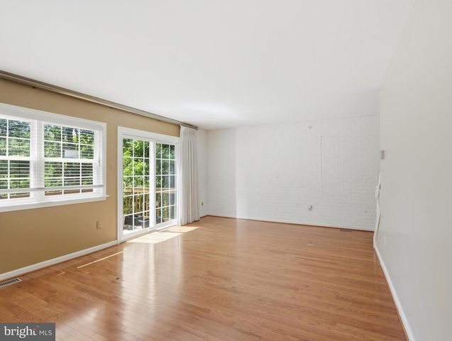 13 COURTWOOD DR, Pikesville, MD 21208