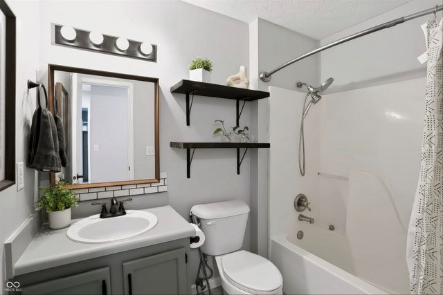 4332 Lucky Court, Indianapolis, IN 46203