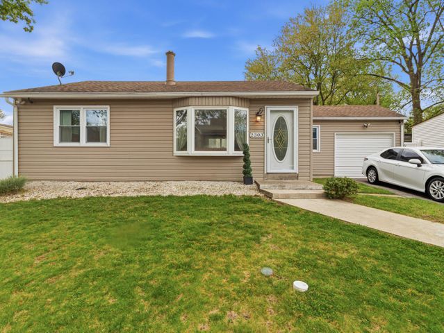 2303 OGDEN AVE, Bensalem, PA 19020