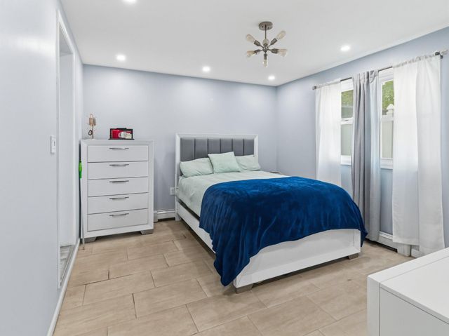 2303 OGDEN AVE, Bensalem, PA 19020