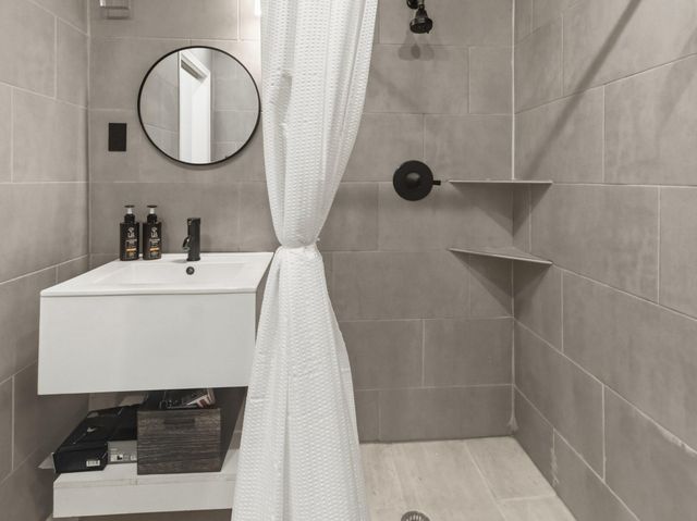 2303 OGDEN AVE, Bensalem, PA 19020