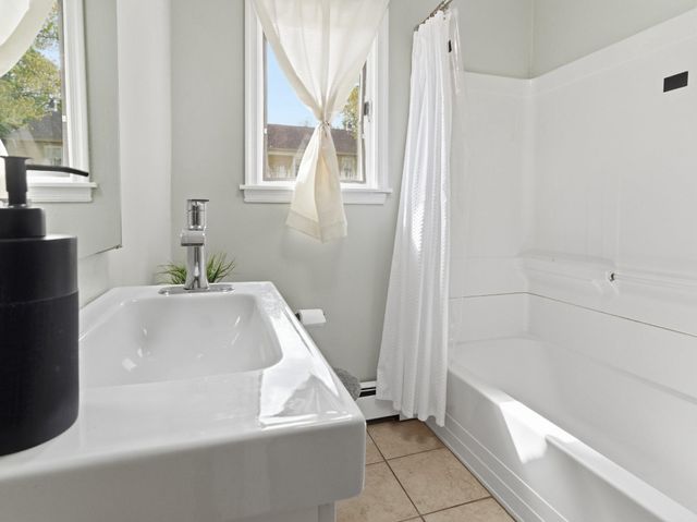 2303 OGDEN AVE, Bensalem, PA 19020