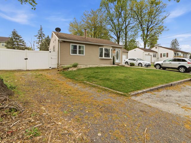 2303 OGDEN AVE, Bensalem, PA 19020