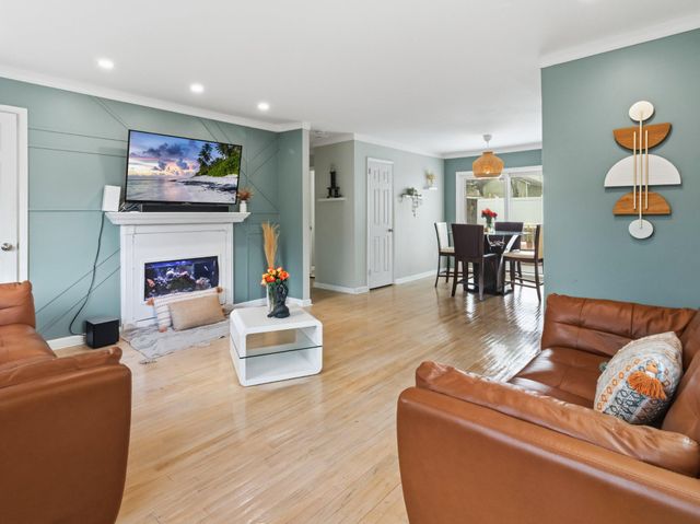 2303 OGDEN AVE, Bensalem, PA 19020