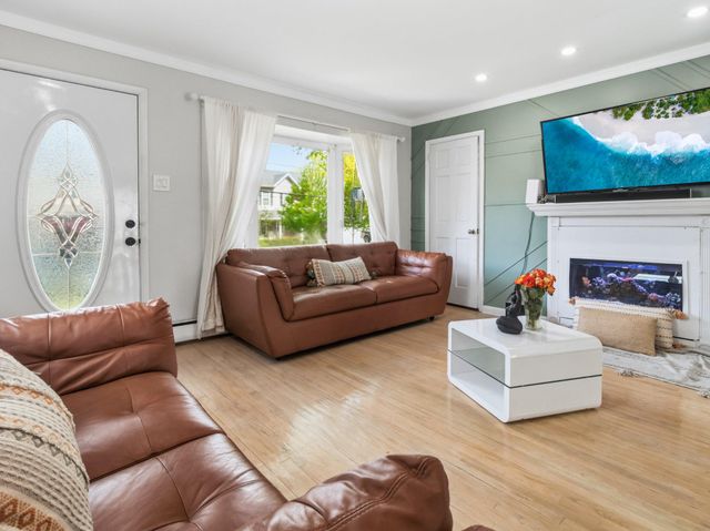 2303 OGDEN AVE, Bensalem, PA 19020